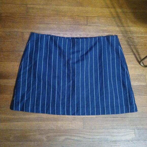 GAP plus linen cotton mini skirt in navy pinstripe (sz18) - Picture 2 of 9